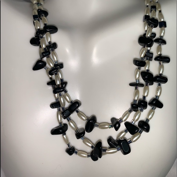 3 strands onyx and rice pearls necklace. - Picture 15 of 15